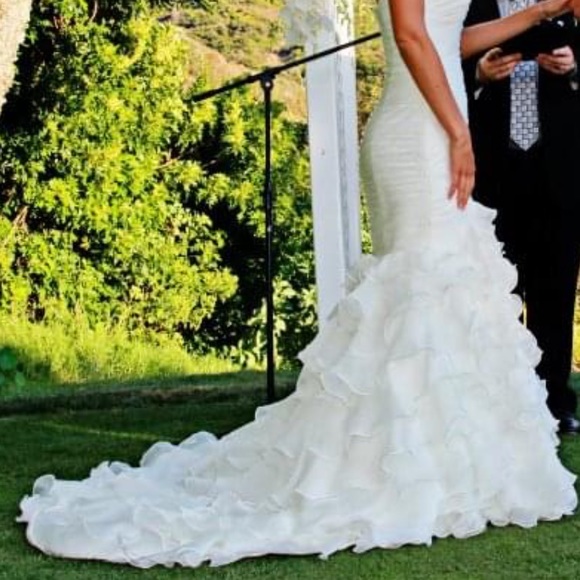 THE WEDDING DAY Wedding dress - Picture 2 of 12